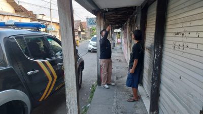 Terekam CCTV! Upaya Pembobolan Toko di Jombang Gagal Total