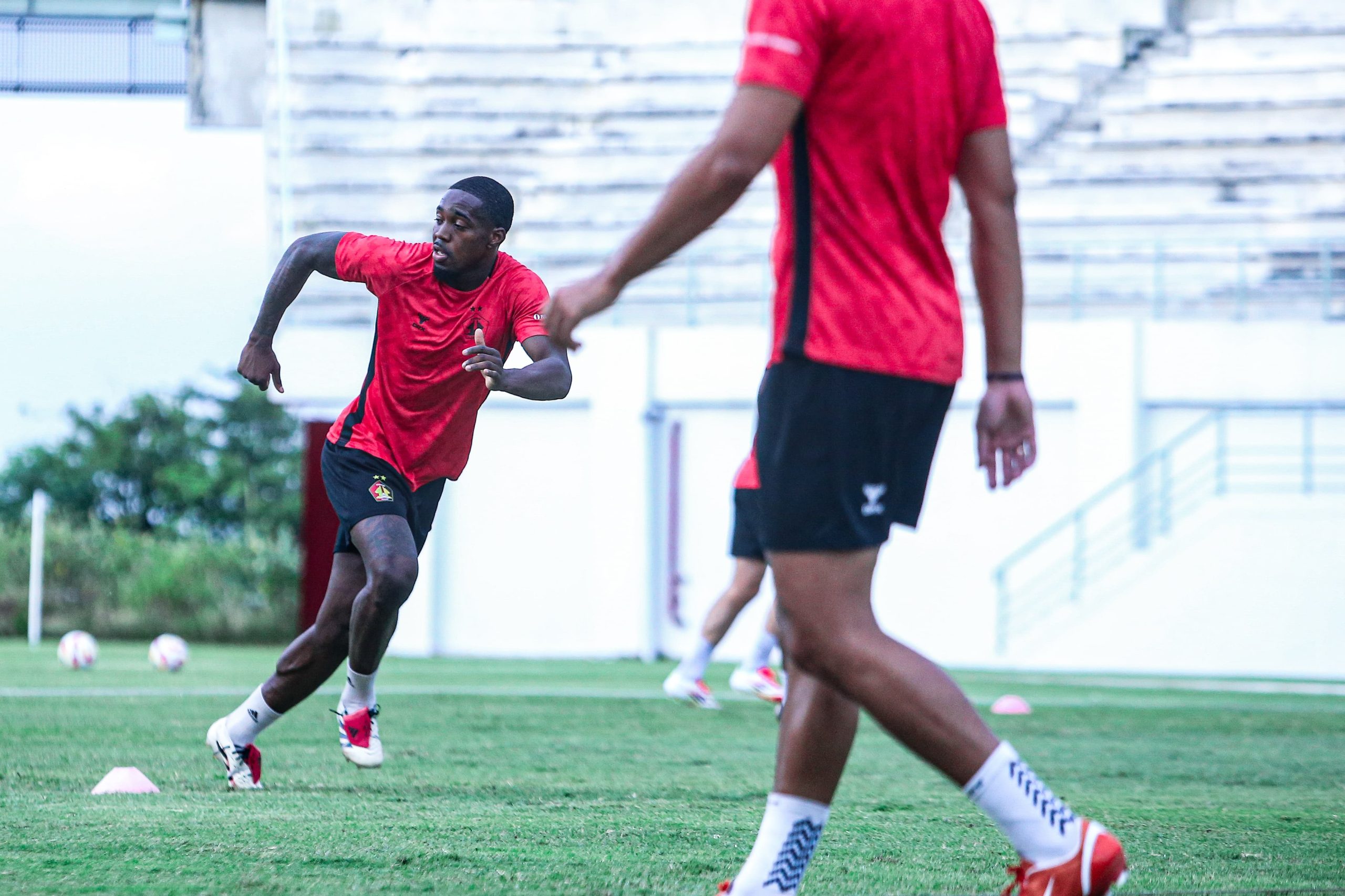 Persik Kediri Rekrut Striker Asal Prancis, Perkuat Lini Serang Jelang Liga 1 2025/2026