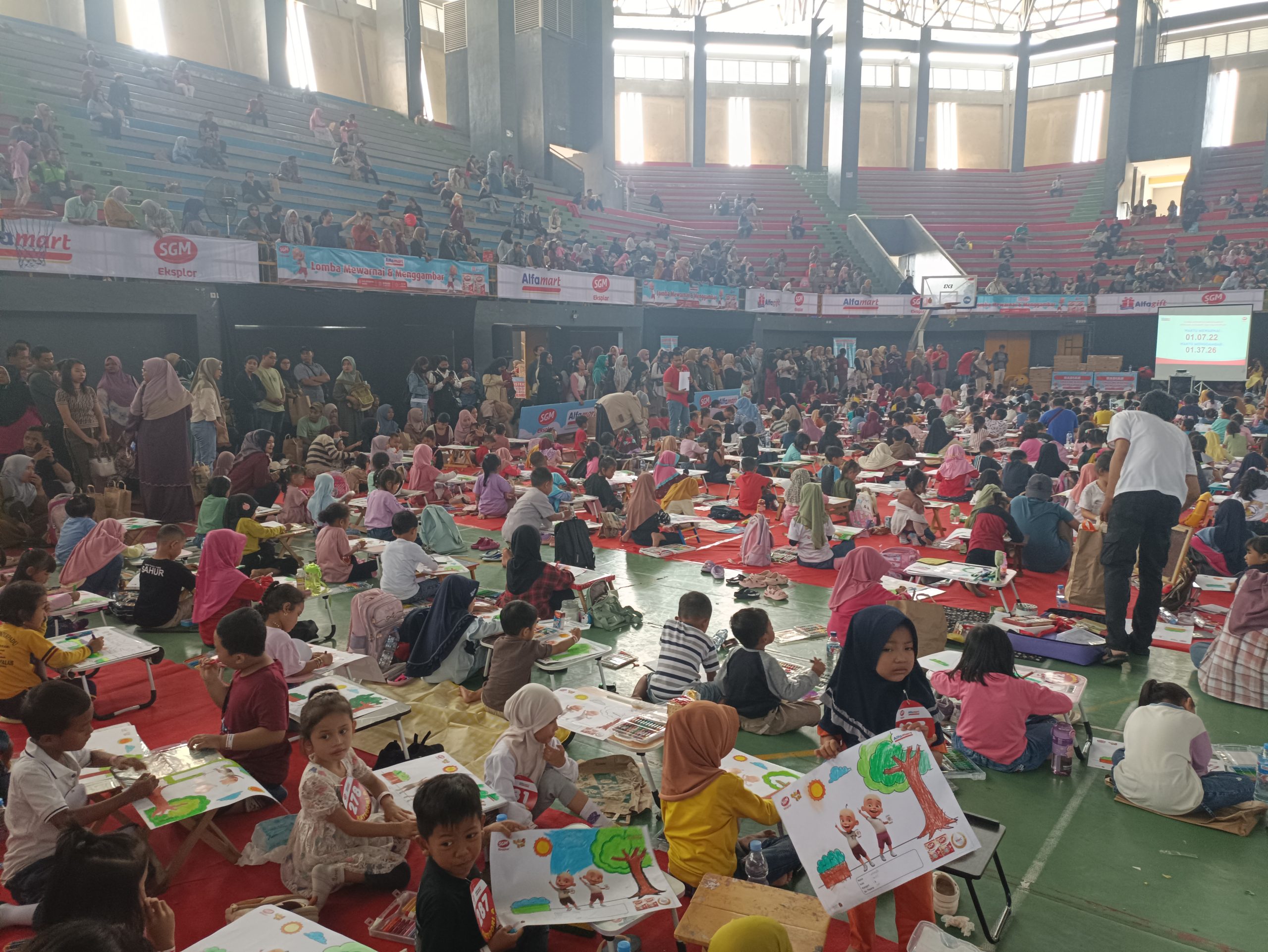 Ribuan Anak Ramaikan Lomba Mewarnai di GOR Jayabaya, Kreativitas dan Keceriaan Tumpah Ruah