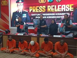 Polres Kediri Kota Tangkap Dua Pelaku Pencurian Ponsel di Dua Lokasi Berbeda