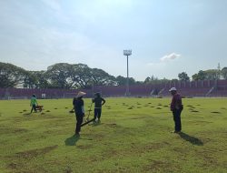 Perbaikan Stadion Brawijaya Dikebut, Pengecatan Hampir Rampung dan Rumput Diperhalus