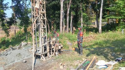 TNI Bangun Sumur Bor di Jombang Lewat Program TMMD ke-125