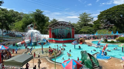 Liburan Seru di Tengah Kota, Water Park Sumber Udel Blitar Tawarkan Sensasi Segar Air Sumber Alami