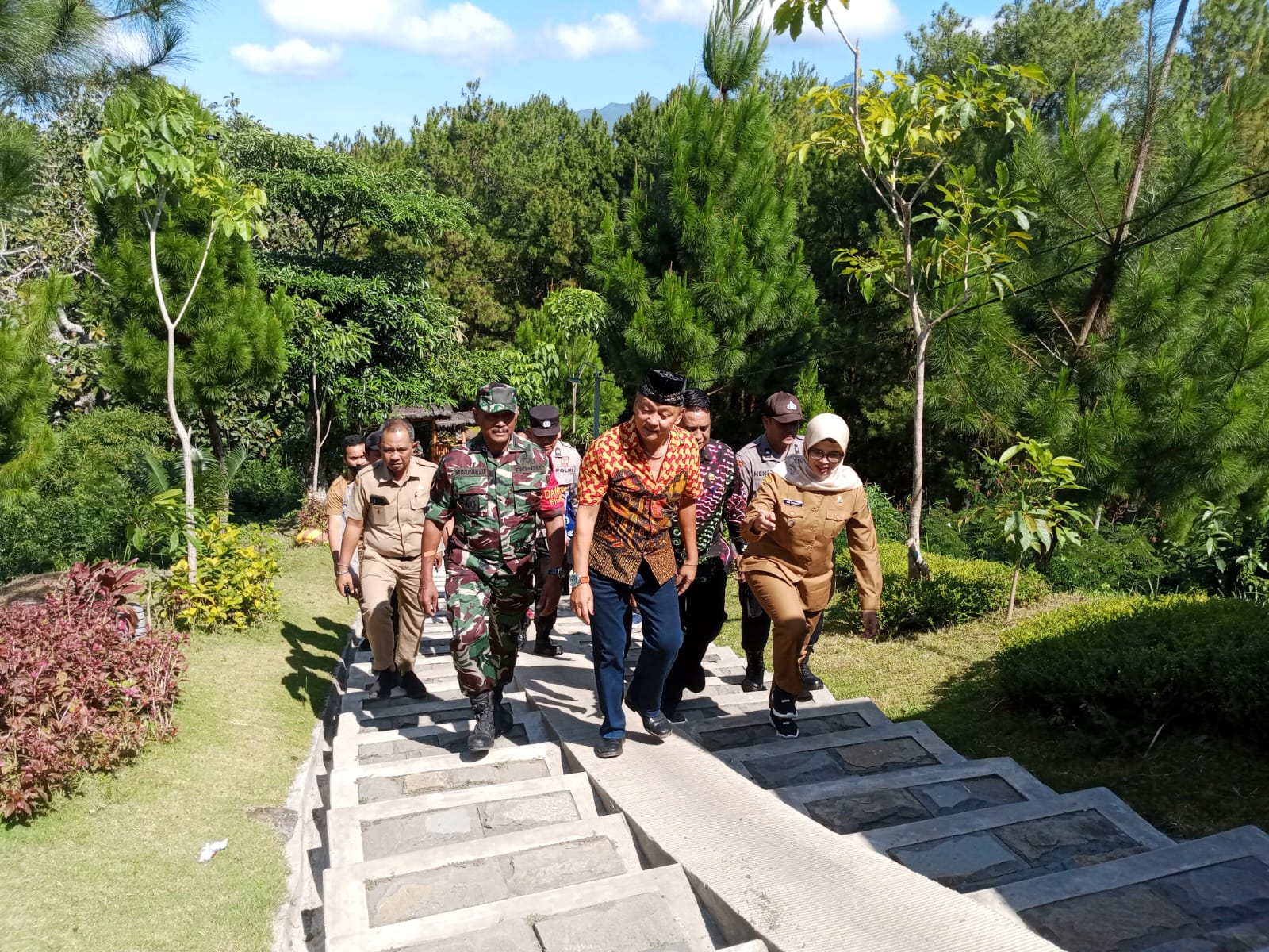 Di balik sejuknya lereng Gunung Kelud, tersimpan s