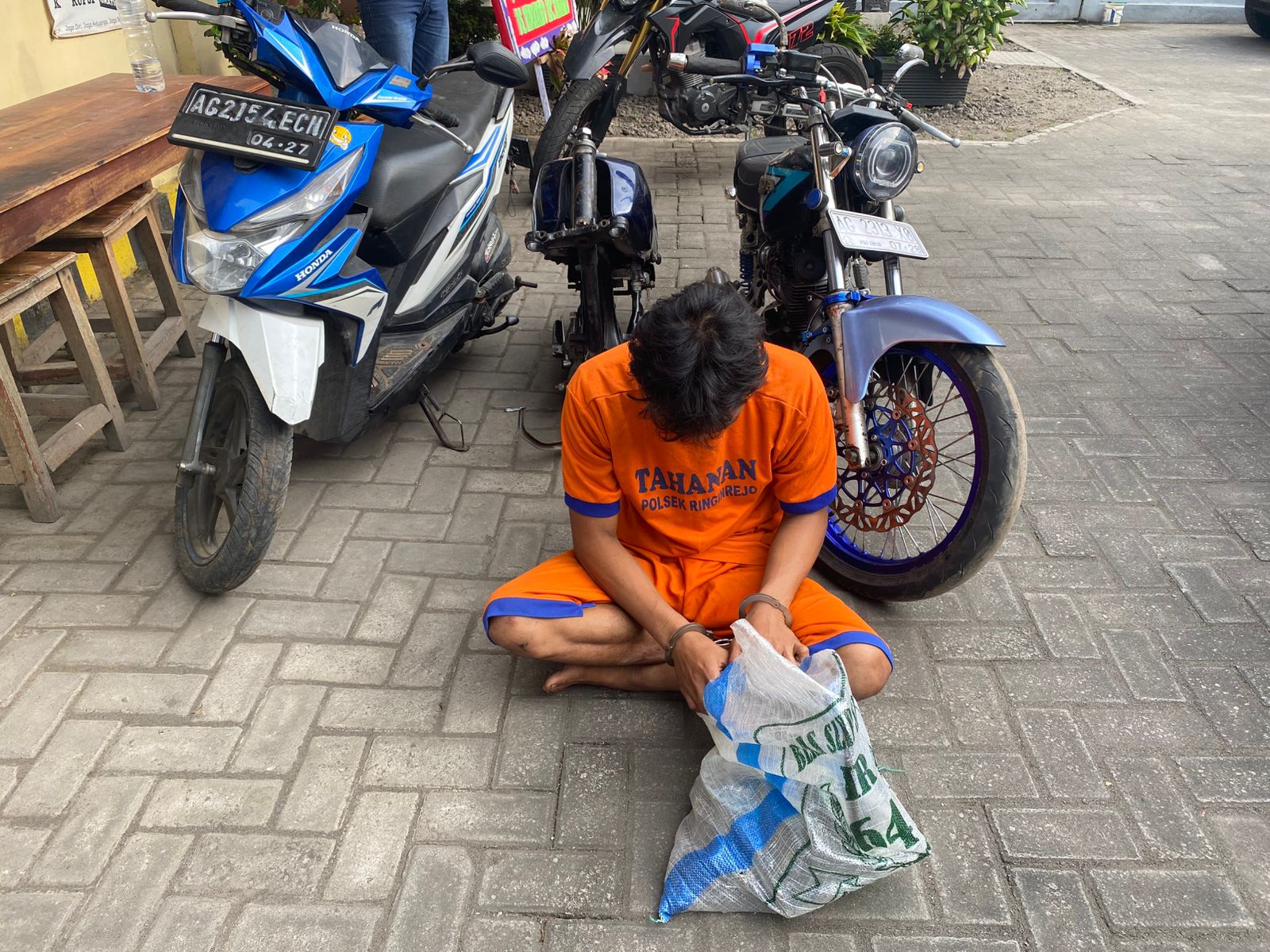 Jual Motor Curian di Medsos, Pemuda Asal Kras Diringkus Polisi