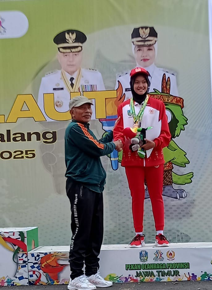 Atlet Selam Putri Kabupaten Kediri Sumbang Medali Perunggu di Porprov IX Jatim