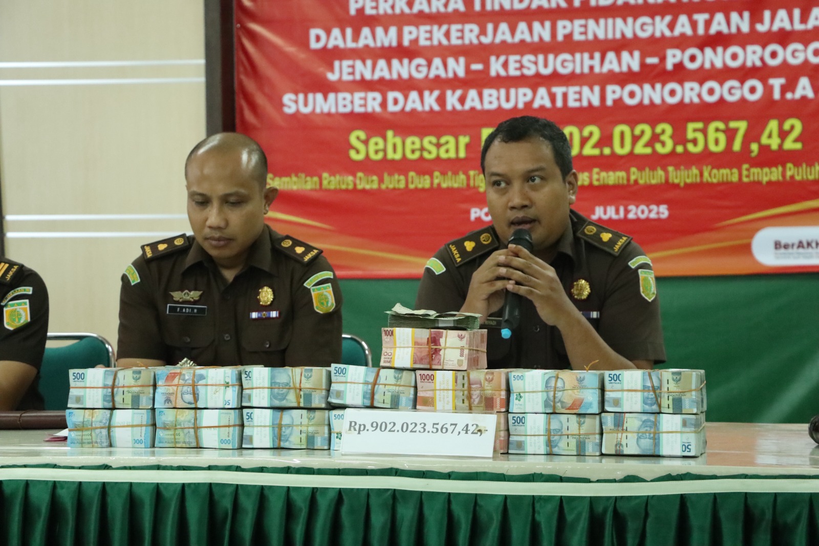 Kejari Ponorogo Terima Pengembalian Uang Korupsi Proyek Jalan, Total Capai Rp 902 Juta