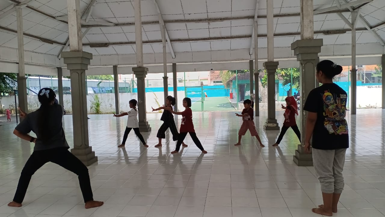 Liburan Bermakna, Puluhan Pelajar di Kediri Asah Bakat Seni Tari