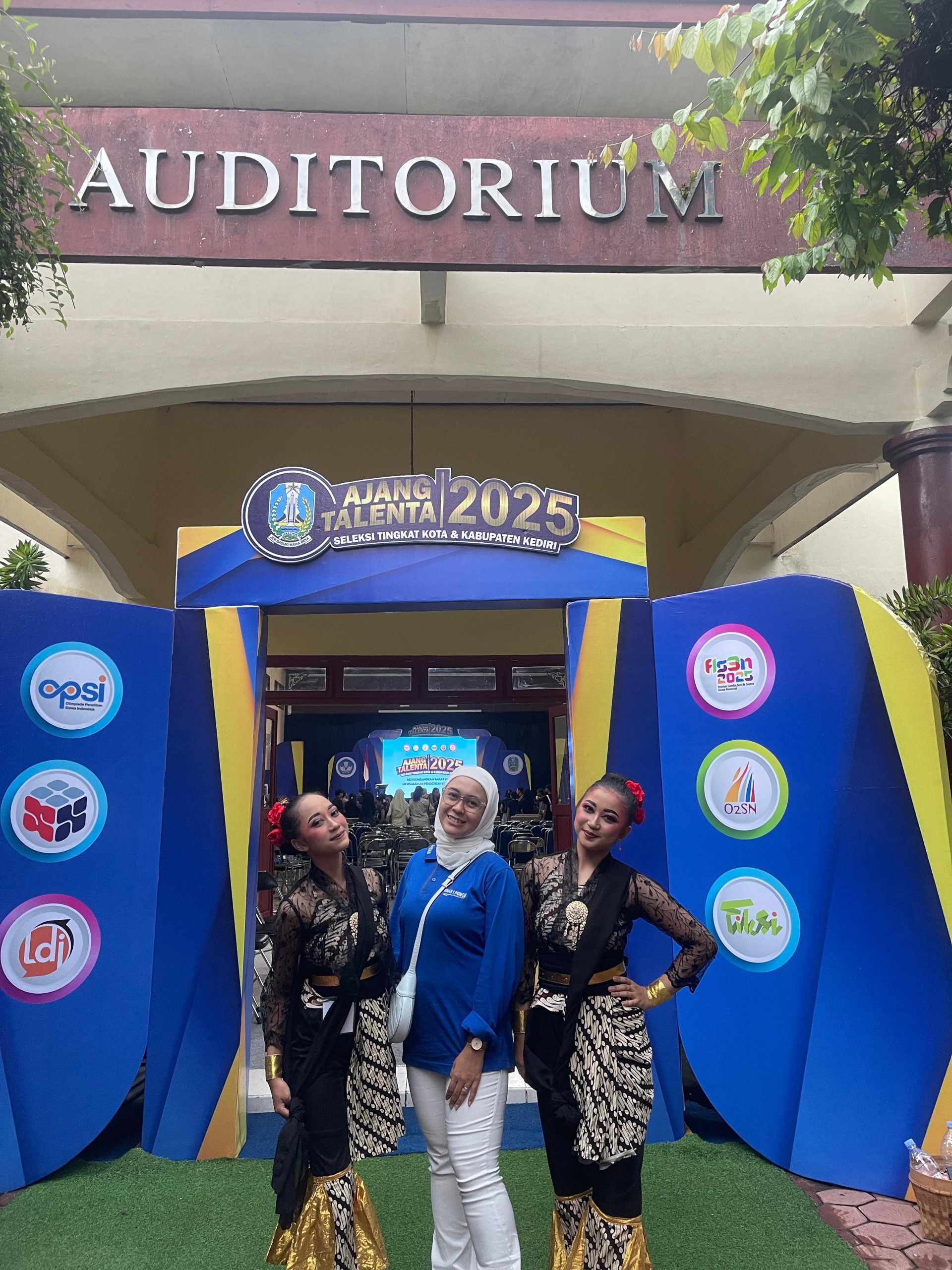 Siswi SMAN 1 Puncu Raih Juara III Lomba Tari FLS2N Berkat Karya “Kopi Kelud”