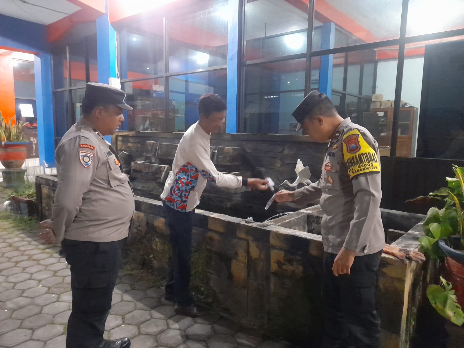 Ledakan di Halaman Kantor Damkar Kota Blitar Gegerkan Warga