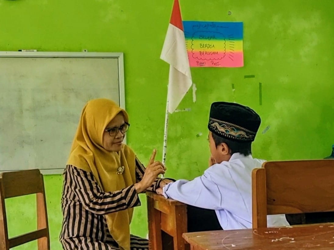 SDN Jalen Ponorogo Hanya Dapat Satu Murid Baru di Tahun Ajaran 2025/2026, Masuk Pertama Belajar Menggambar
