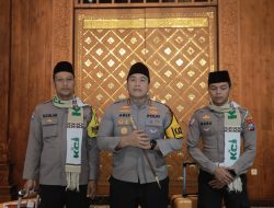 Dua Anggota Polres Blitar Dapat Rezeki Nomplok, Diberangkat Umrah Oleh Kapolres Sebagai Bentuk Penghargaan