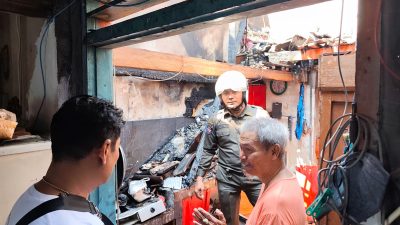 Lupa Matikan Kompor Gas, Rumah di Jalan Astokoro Ponorogo Dilalap Api. Kerugian Capai Ratusan Juta