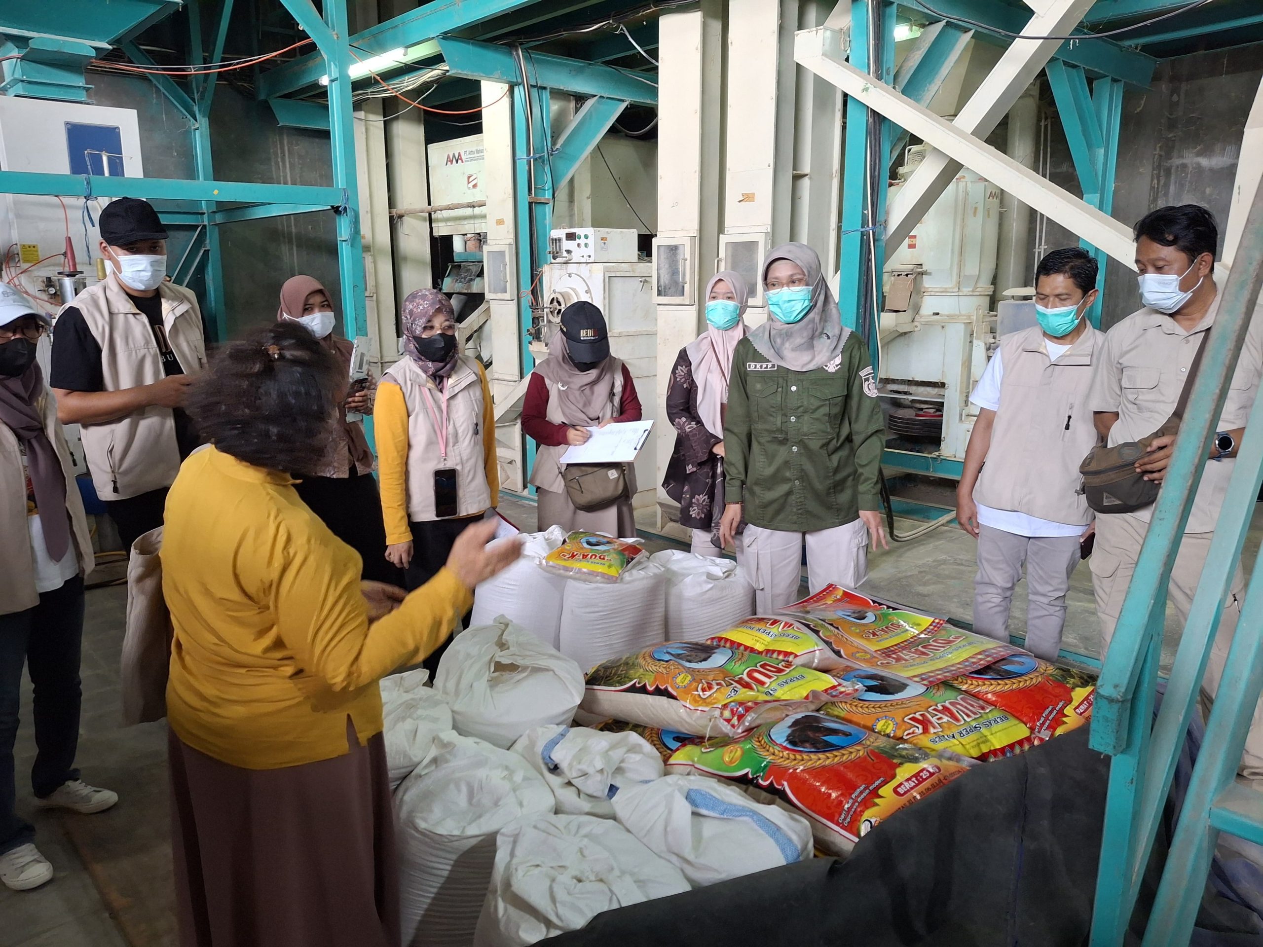 Sidak Satgas Pangan Kediri, Tak Temukan Beras Oplosan, Namun Temukan Produk Tanpa Label