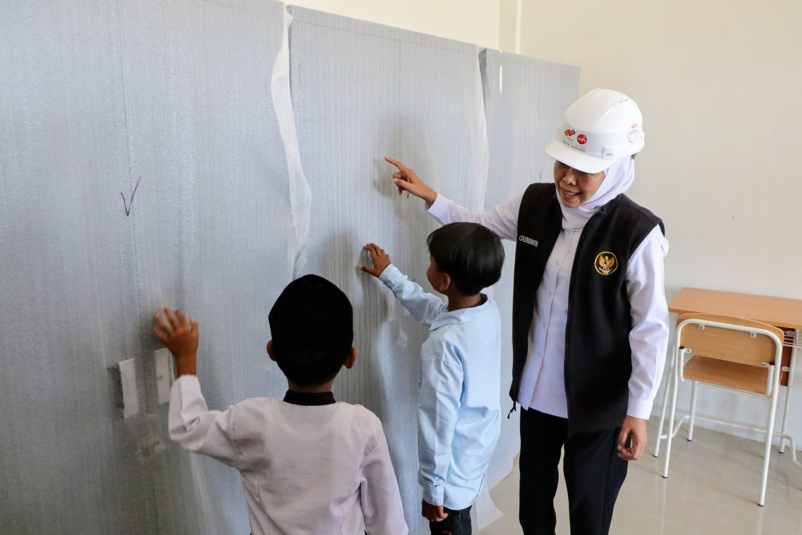 Gubernur Khofifah Tinjau SR Ponorogo, Beri Apresiasi dan Masukan untuk Fasilitas Siswa