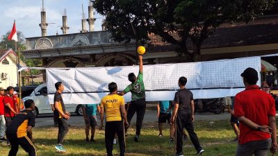 Lomba Voli Net Tertutup Meriahkan Perayaan HUT ke-80 RI di Kandat