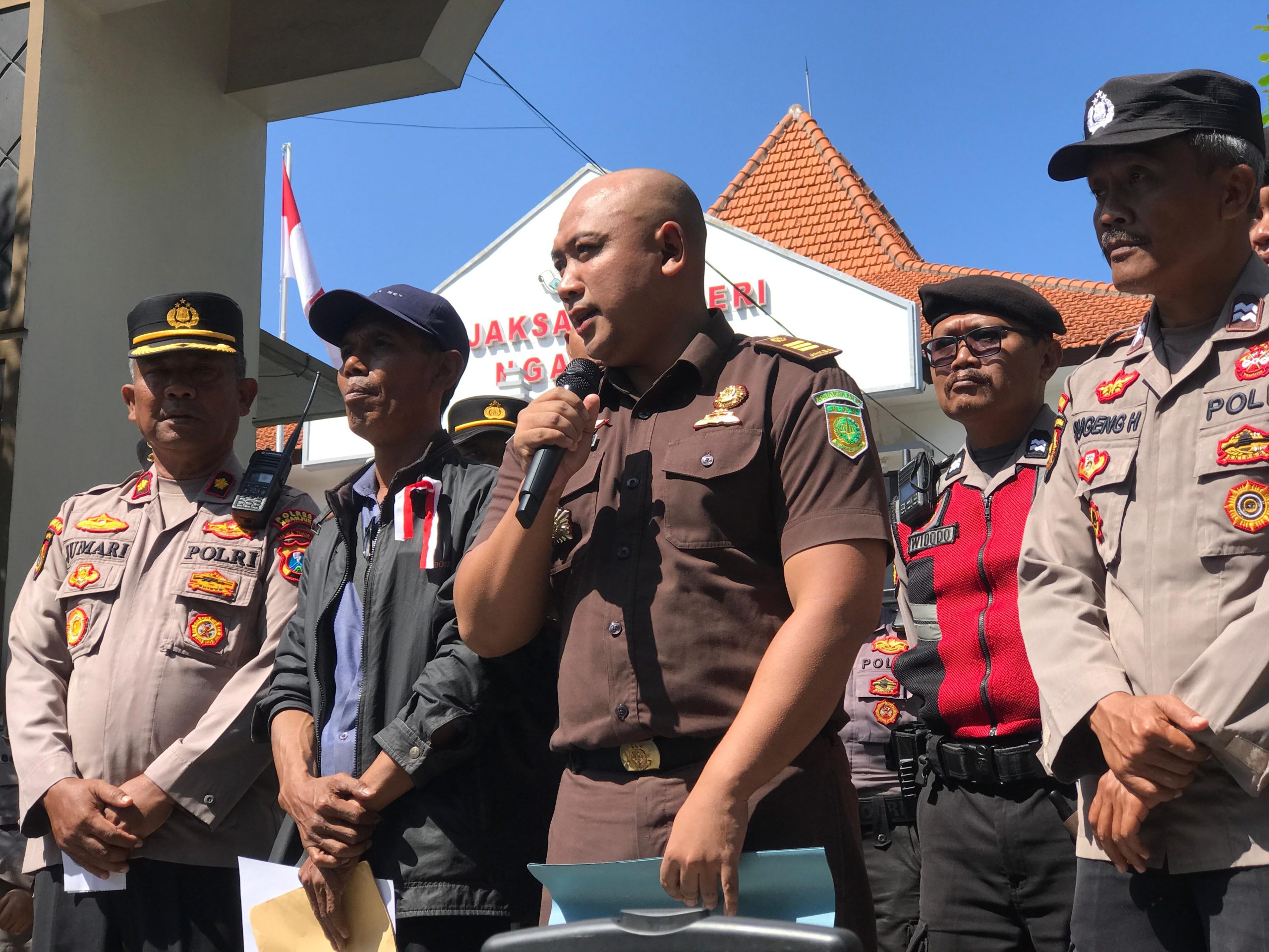 Warga Dadapan Tuntut Kejari Nganjuk Usut Tuntas Dugaan Korupsi Kades