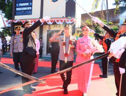 Tradisi Pedang Pora Sambut AKBP Anggi Saputra, Siap Lanjutkan Program Pendahulu