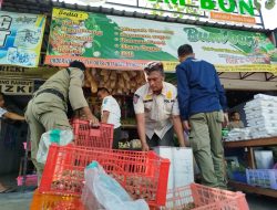 Satpol PP Ponorogo Tertibkan PKL yang Gunakan Trotoar, Pastikan Hak Pejalan Kaki Terjaga