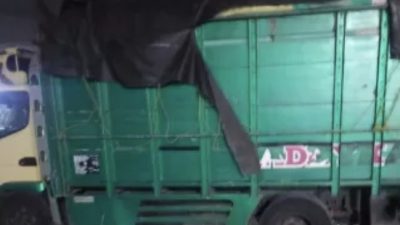 Gagal Menyalip, Truk Hantam Motor di Baron Nganjuk, Pengendara Luka Serius