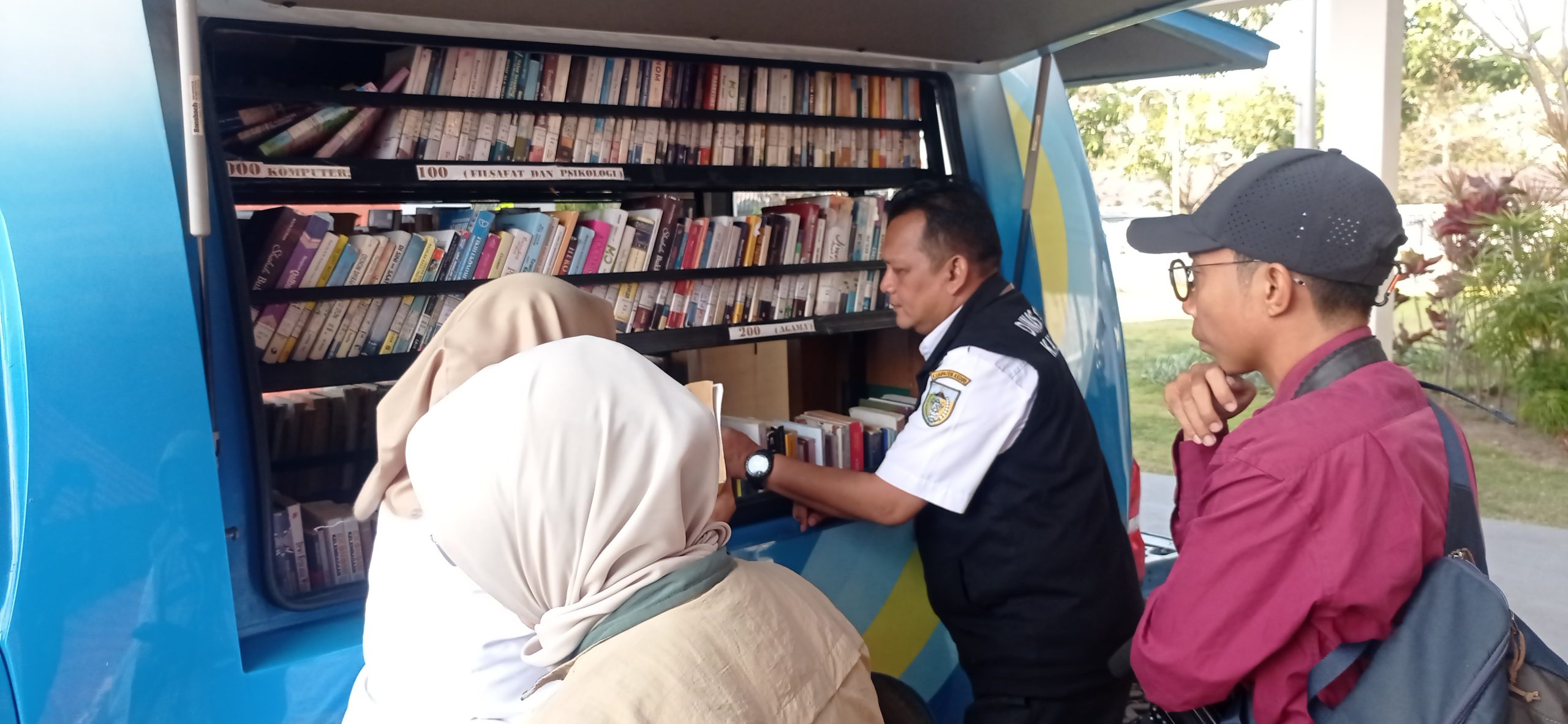 Disarpus Kabupaten Kediri Hadirkan Mobil Pustaka Keliling untuk Dukung Pembelajaran di SRMA