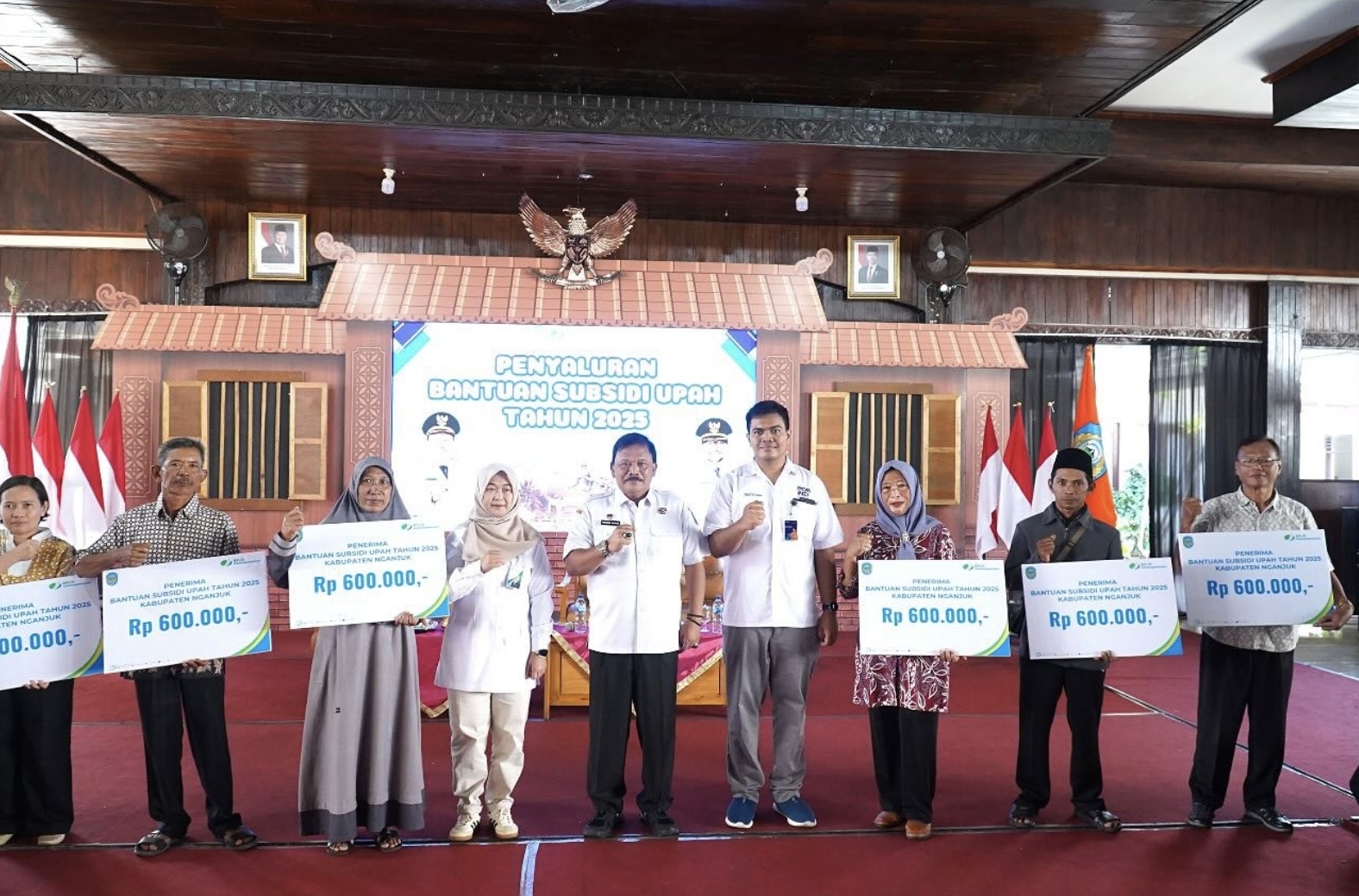 47 Ribu Pekerja Bergaji di Bawah UMR di Nganjuk Terima BSU, Bupati: Jangan Mau Dipotong!