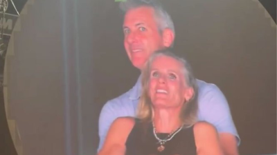 Terekam Mesra di Konser Coldplay! CEO Astronomer Diduga Selingkuh dengan Kepala HR