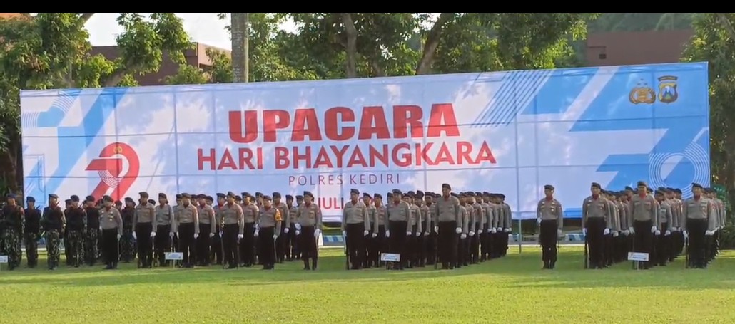 Kapolres Kediri Pimpin Upacara Hari Bhayangkara ke 79