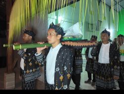 Sebanyak 100 Tumpeng Diarak dalam Kirab Suro Desa Dukuh, Kecamatan Ngadiluwih, Kabupaten Kediri