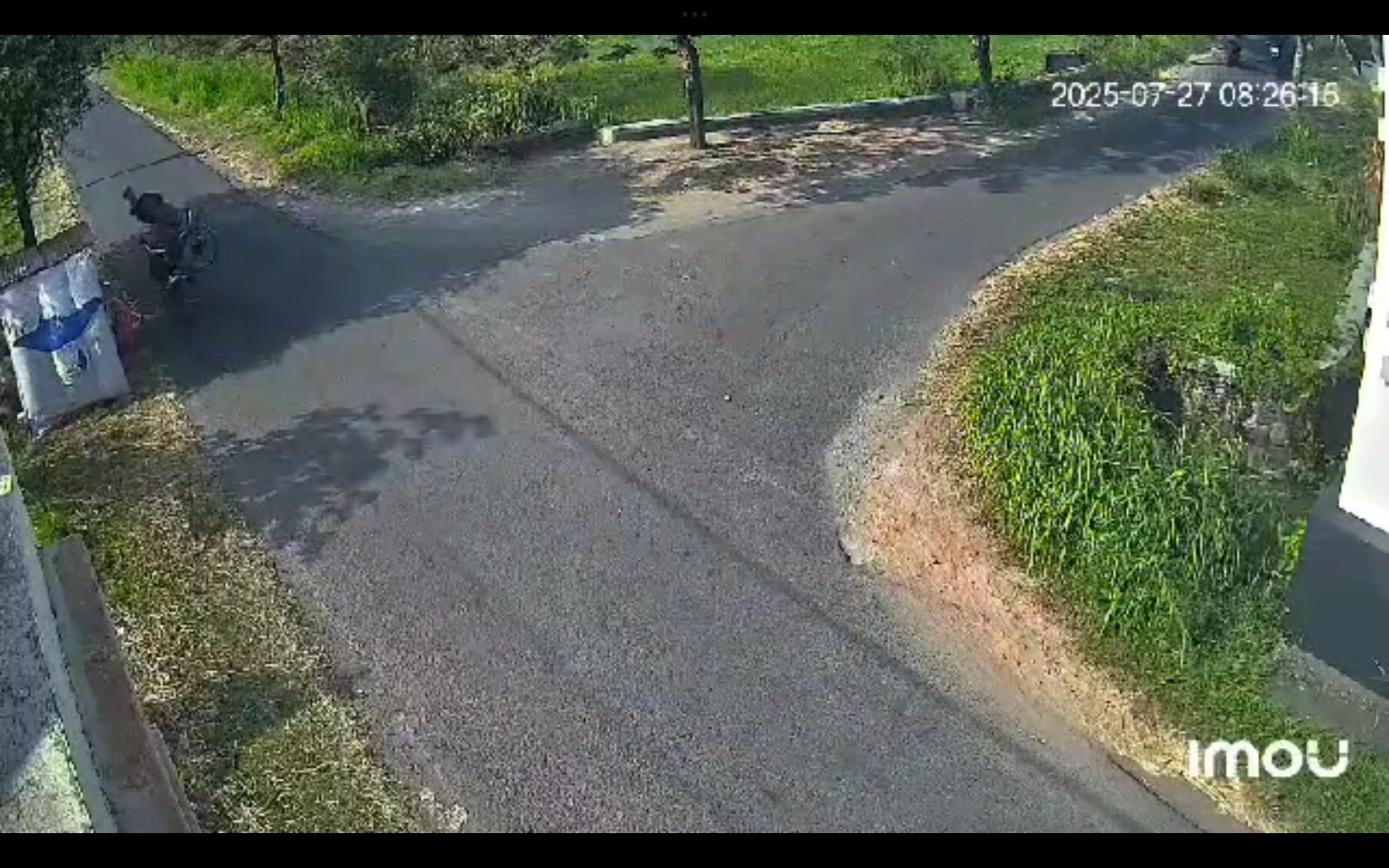 Kecelakaan Adu Depan di Tanjunganom, Pengayuh Sepeda Alami Luka Serius di Kepala