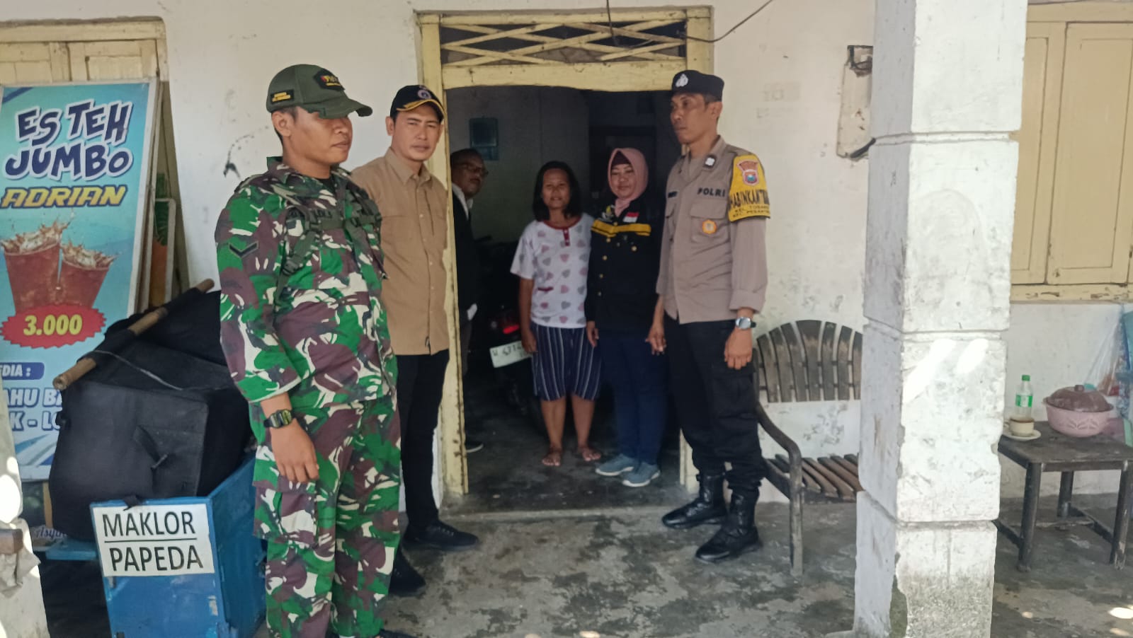 ODGJ Resahkan Warga, Polsek Pesantren Bersama Tiga Pilar Lakukan Penanganan Humanis di Kelurahan Tosaren