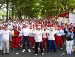 Ratusan Lansia Ikuti Senam Sehat di SLG, Mbak Cicha Dorong Hidup Bugar di Usia Tua