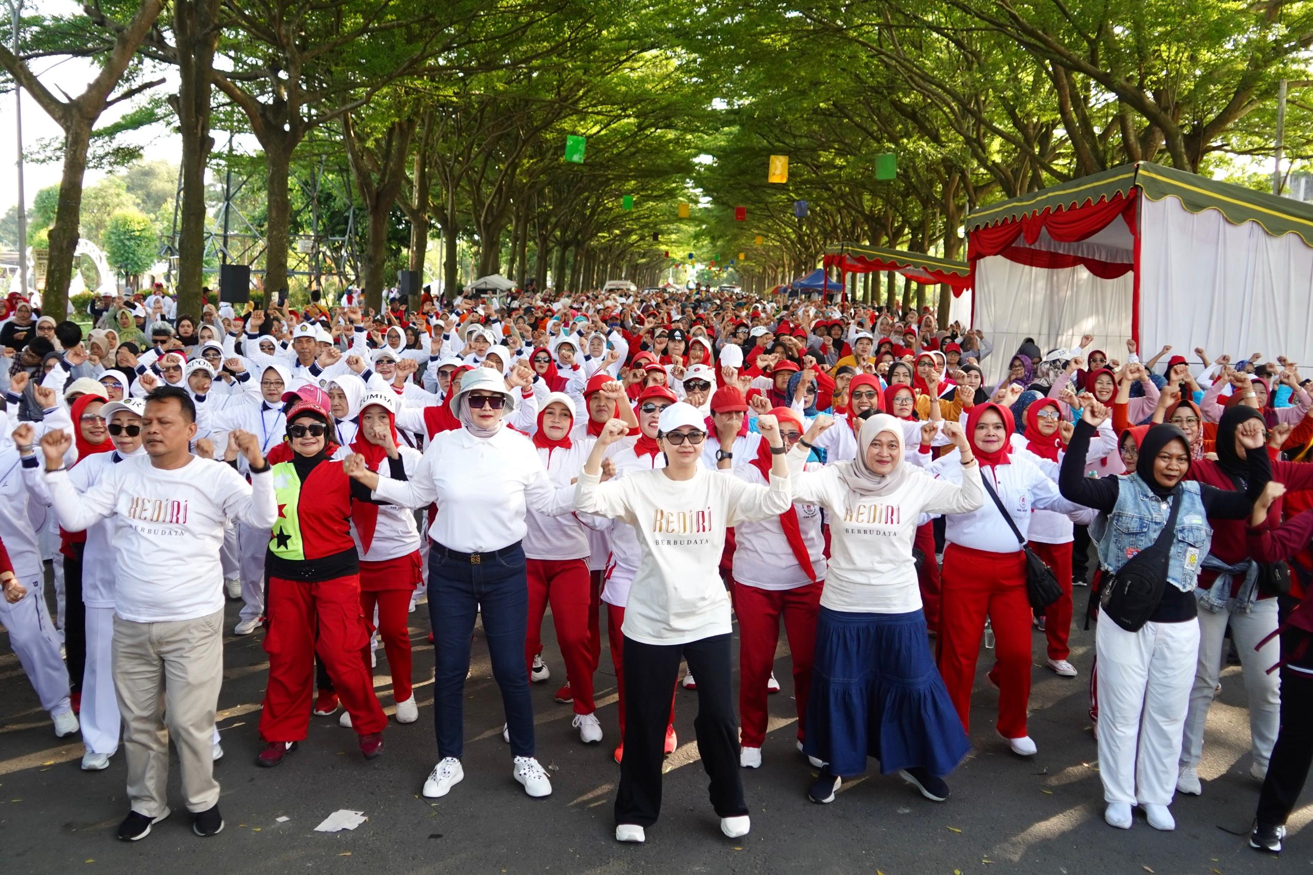Ratusan Lansia Ikuti Senam Sehat di SLG, Mbak Cicha Dorong Hidup Bugar di Usia Tua