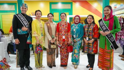 Mbak Cicha Tampilkan Motif Khas Kediri di Puncak HUT Dekranas ke-45