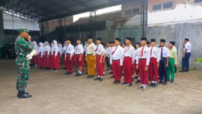 Siswa Baru MTS Nurul Ula Jamsaren Dapat Pembekalan Disiplin dari TNI-Polri dalam MATSAMA
