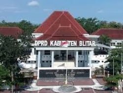 Diduga Telantarkan Anak dan Istri Siri, Oknum Anggota DPRD Blitar Dilaporkan ke Badan Kehormatan