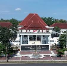 Diduga Telantarkan Anak dan Istri Siri, Oknum Anggota DPRD Blitar Dilaporkan ke Badan Kehormatan