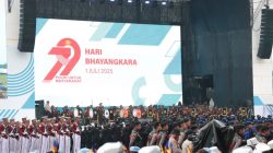 Warga Padati Monas, Peringatan Puncak HUT Bhayangkara ke-79 Meriah dengan Atraksi dan Kehadiran Presiden