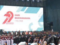 Warga Padati Monas, Peringatan Puncak HUT Bhayangkara ke-79 Meriah dengan Atraksi dan Kehadiran Presiden