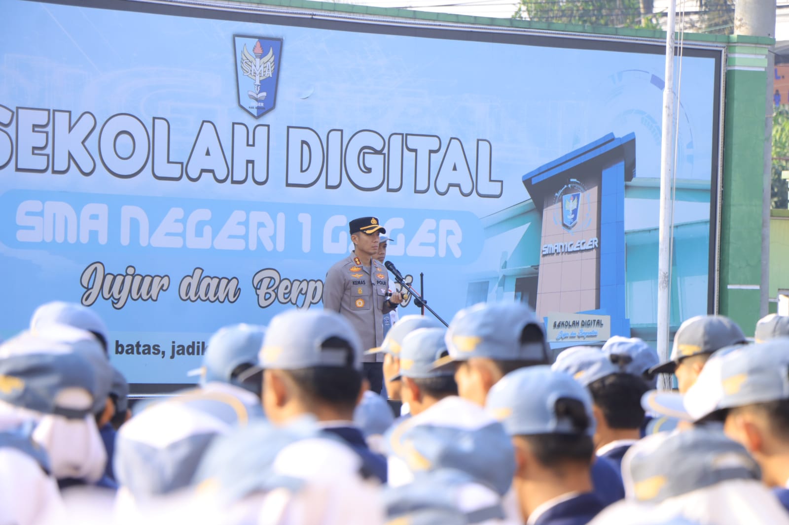 Kapolres Madiun Ajak Pelajar SMAN 1 Geger Jauhi Narkoba dan Jadi Generasi Produktif