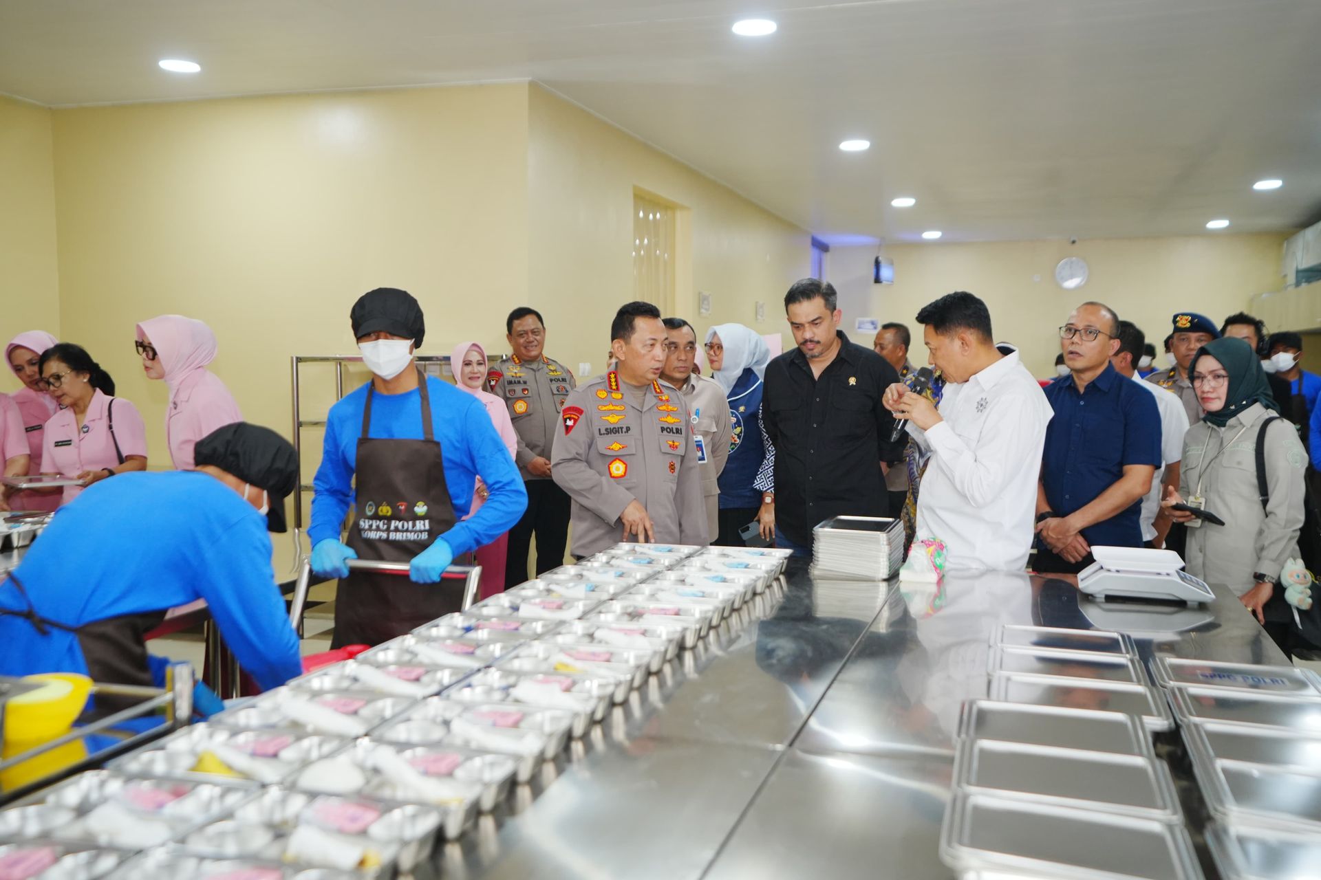Kapolri Resmikan 28 SPPG, Dukung Program Makan Bergizi untuk Generasi Muda
