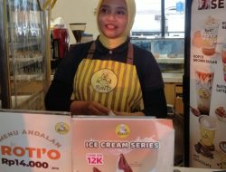 Roti’O Jadi Favorit Penumpang di Stasiun Kediri, Aroma Menggoda dan Pelayanan Ramah