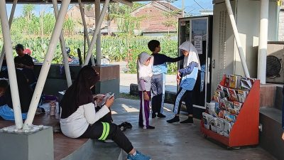 Pustaka Winatra Jadi Magnet Literasi Warga Banaran Kediri