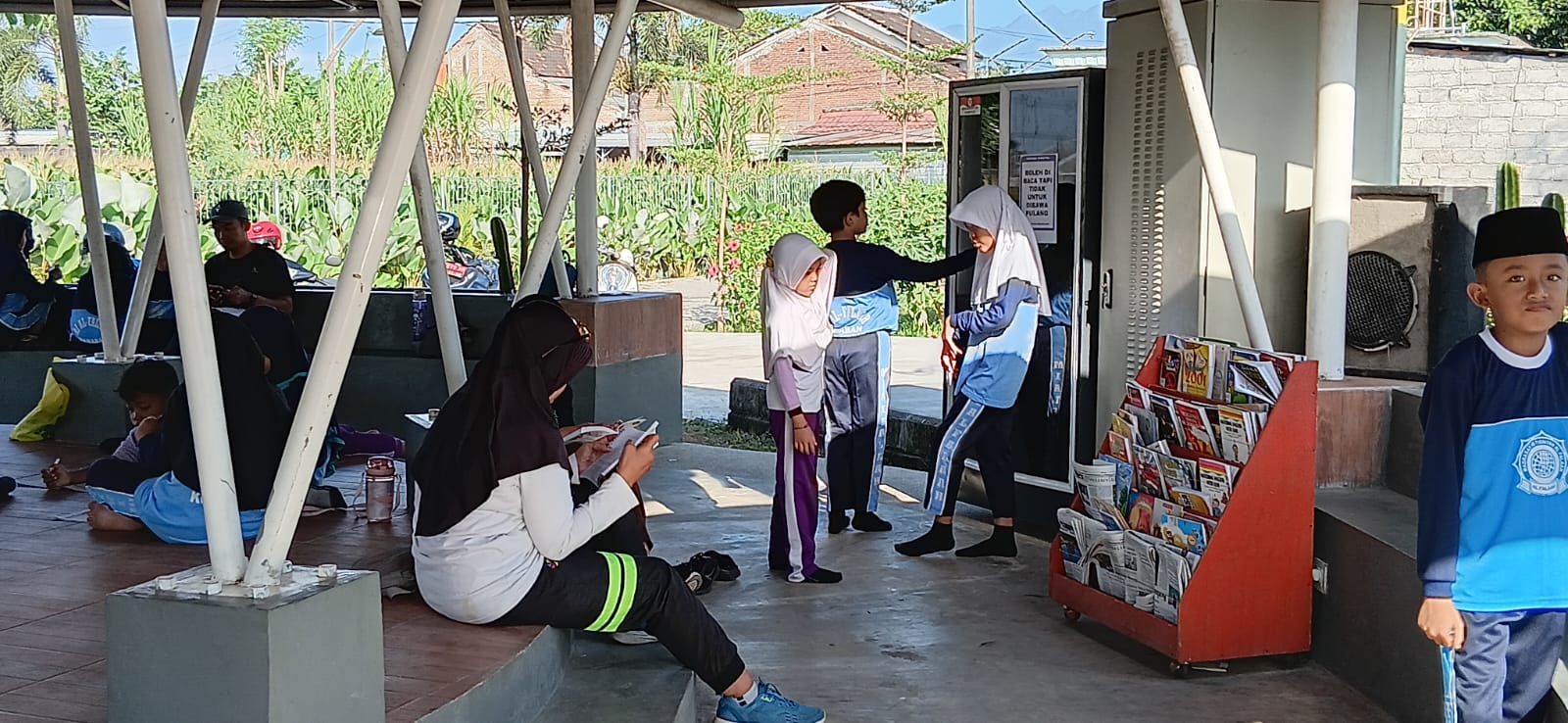 Pustaka Winatra Jadi Magnet Literasi Warga Banaran Kediri