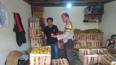 Selama 7 Tahun Mengabdi, Aiptu Aris Hadi Jadi Sahabat Pedagang Pasar Ngronggo