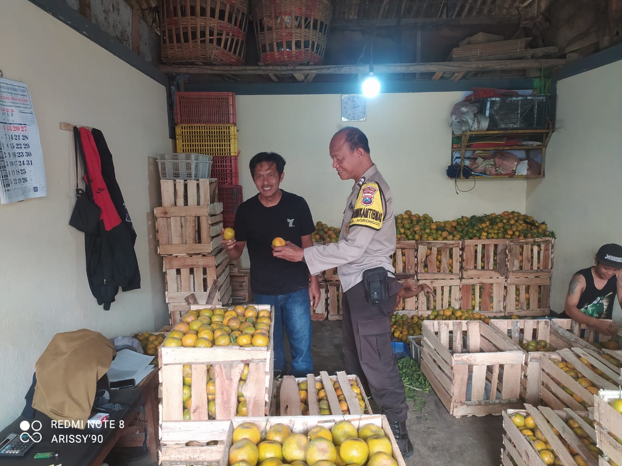 Selama 7 Tahun Mengabdi, Aiptu Aris Hadi Jadi Sahabat Pedagang Pasar Ngronggo