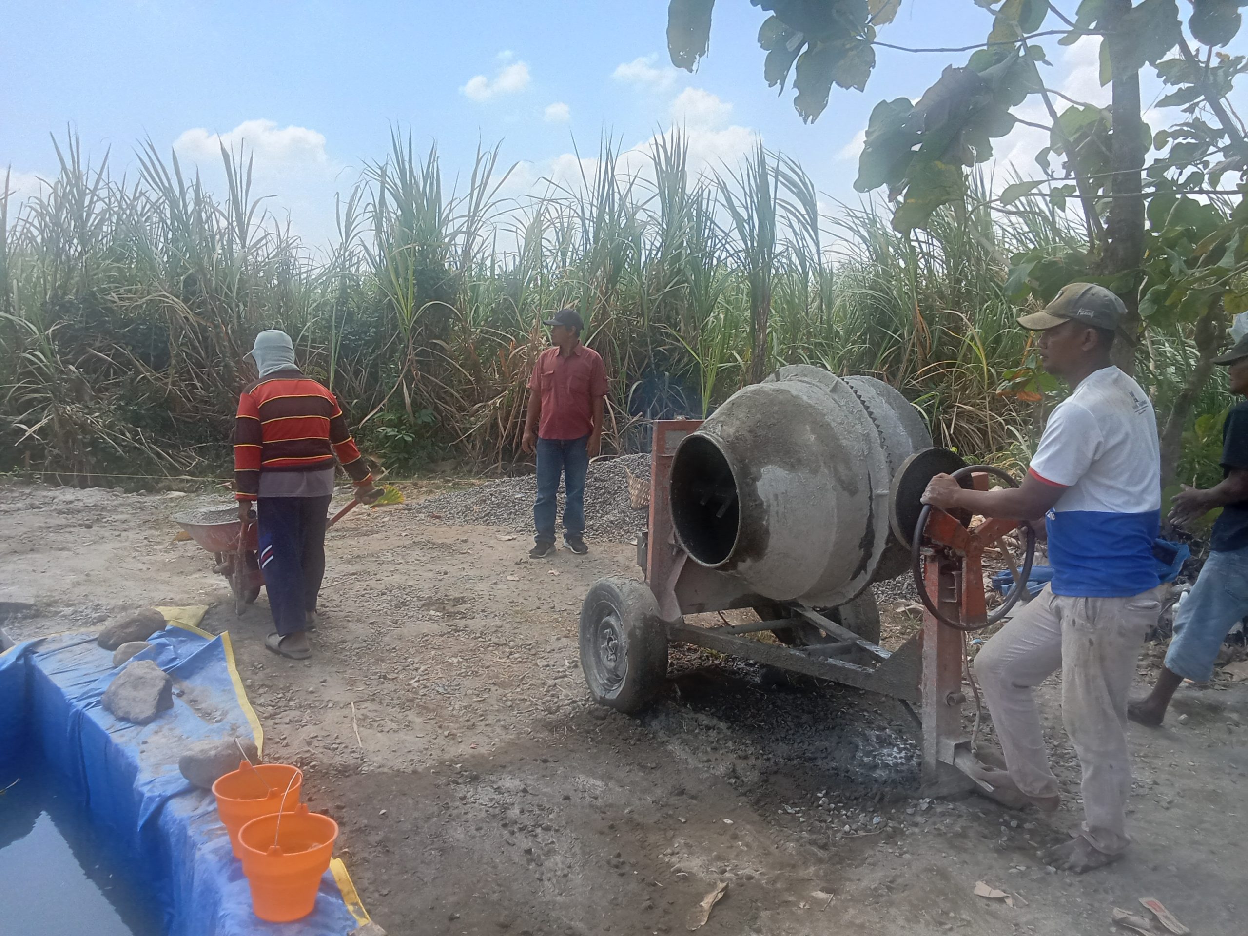 Pemdes Bulu Bangun Jalan Cor di Karangdoro untuk Perkuat Akses Pertanian