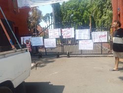 Puluhan Massa Geruduk Kantor Dinas Pendidikan Kediri Tuntut Audit Dana Komite Sekolah