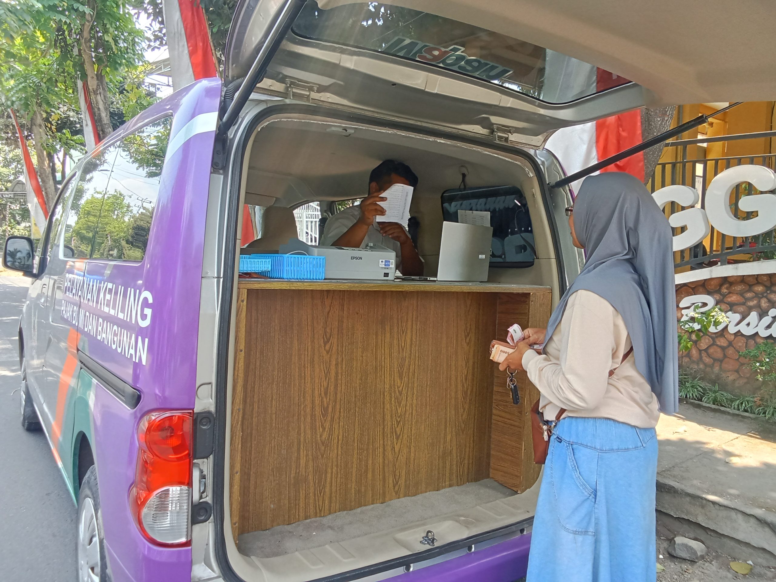 Mobil Keliling BPPKAD Kota Kediri Mudahkan Pembayaran PBB