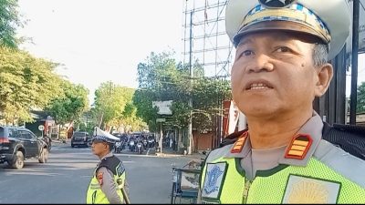 Polsek Pesantren Gelar Sapa Pagi di Simpang RS Baptis, Pastikan Lalin Lancar dan Aman